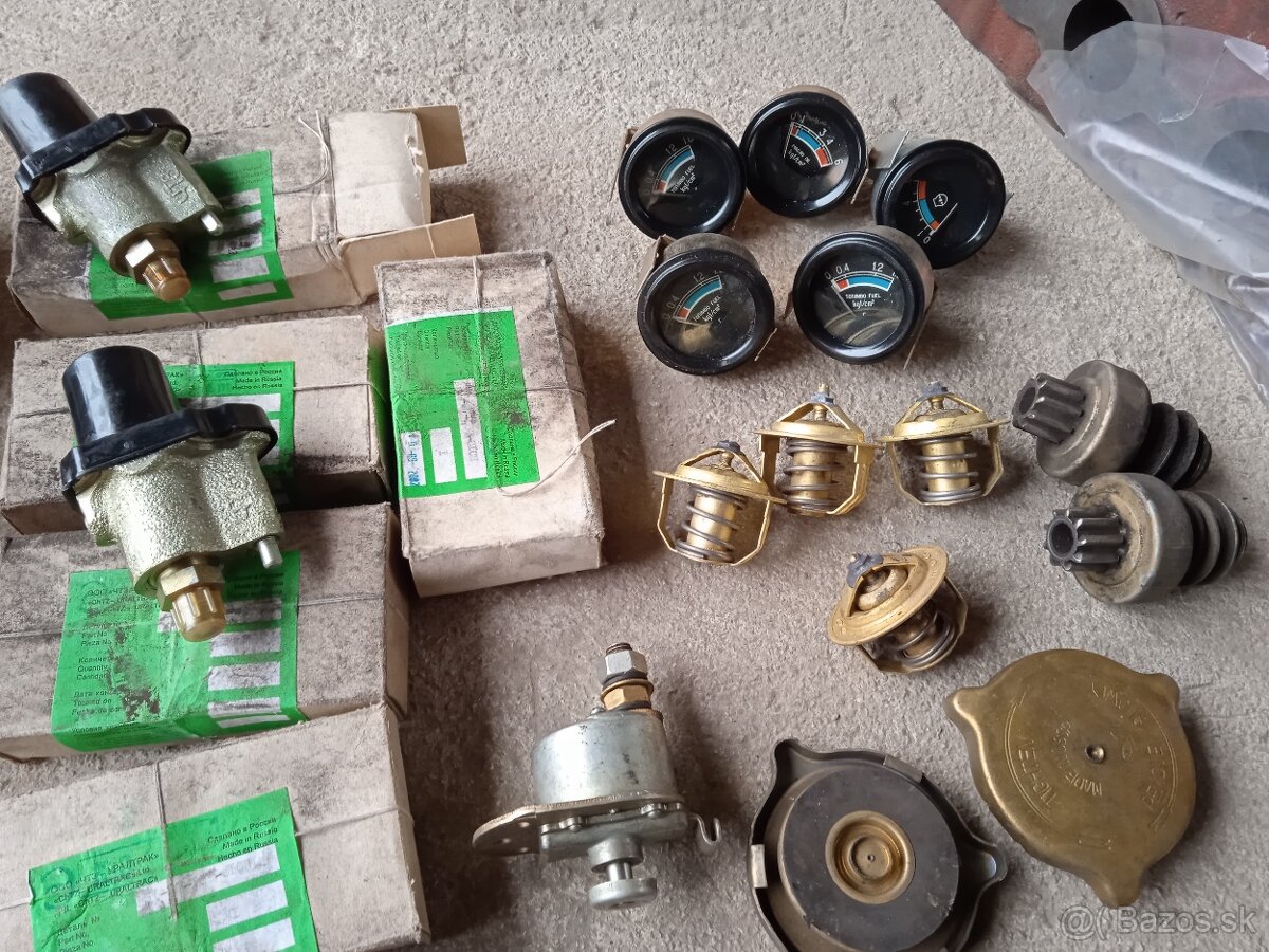 Predám diely na buldozér T130-T170 - 3