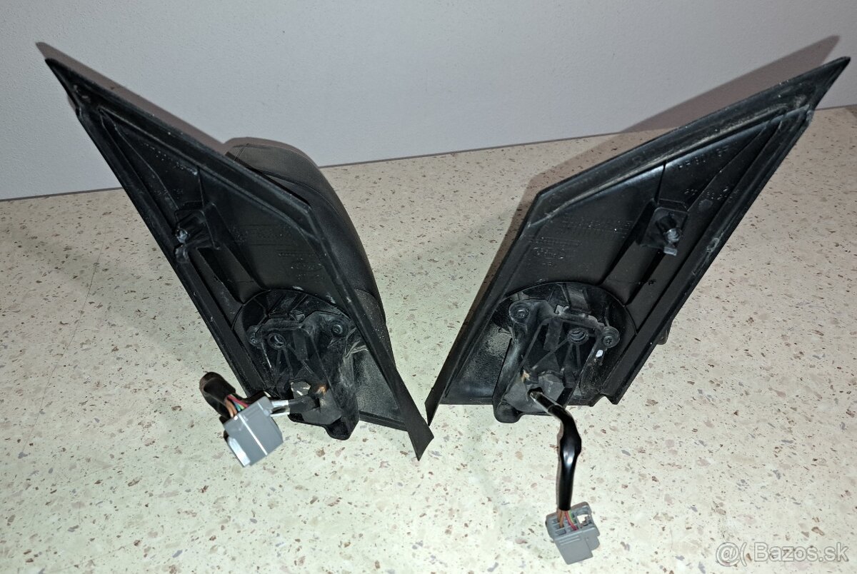 Predám spätné zrkadlá na Ford Focus 2 - 3