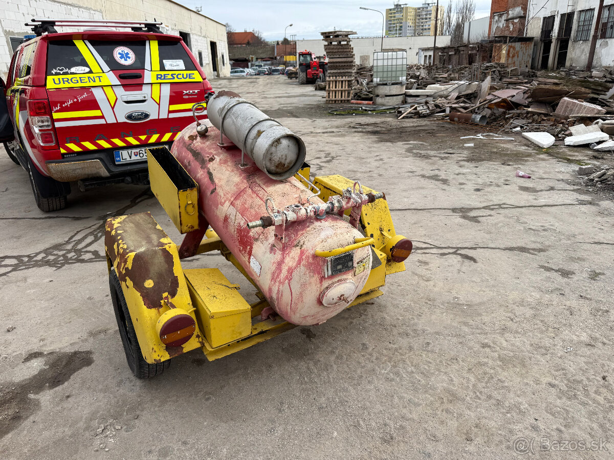 Predám požiarnicky vozík, cisternu - 3