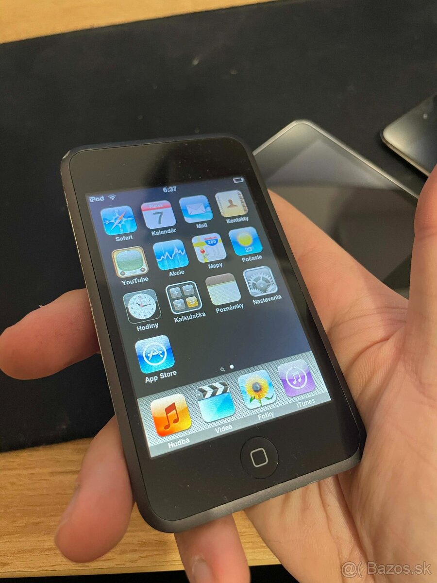 Zbiarka Apple iPod touch / iPad - 3