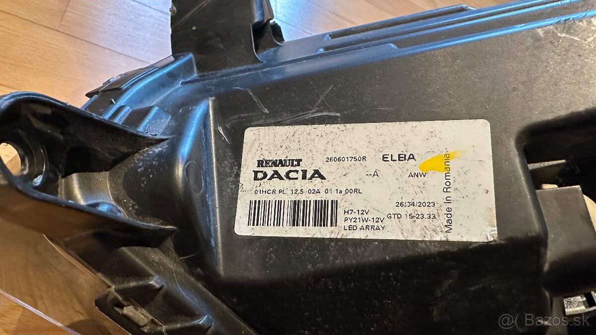 Predam predne svetlo stav na fotkách. Značka: RENAULT | D - 3