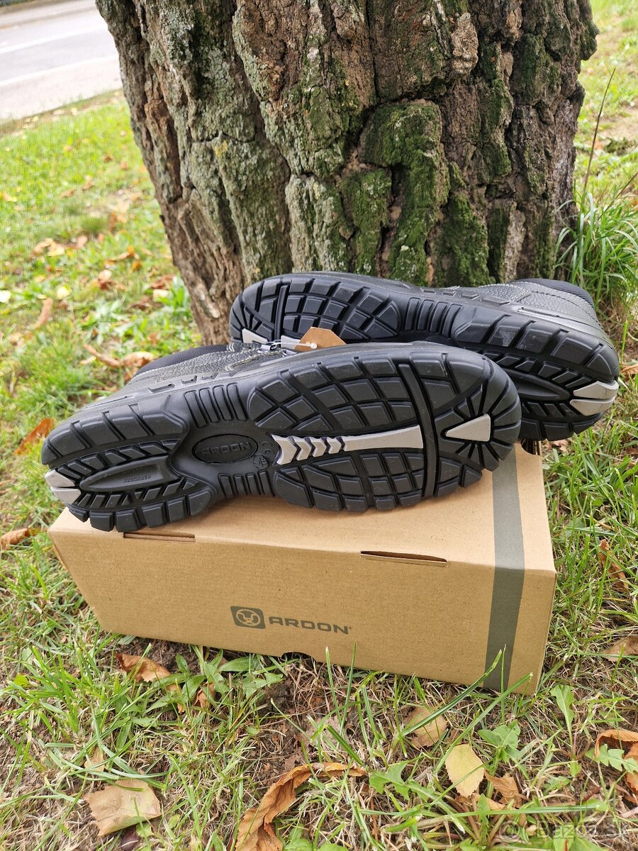 Pracovná bezpečnostná obuv - 3