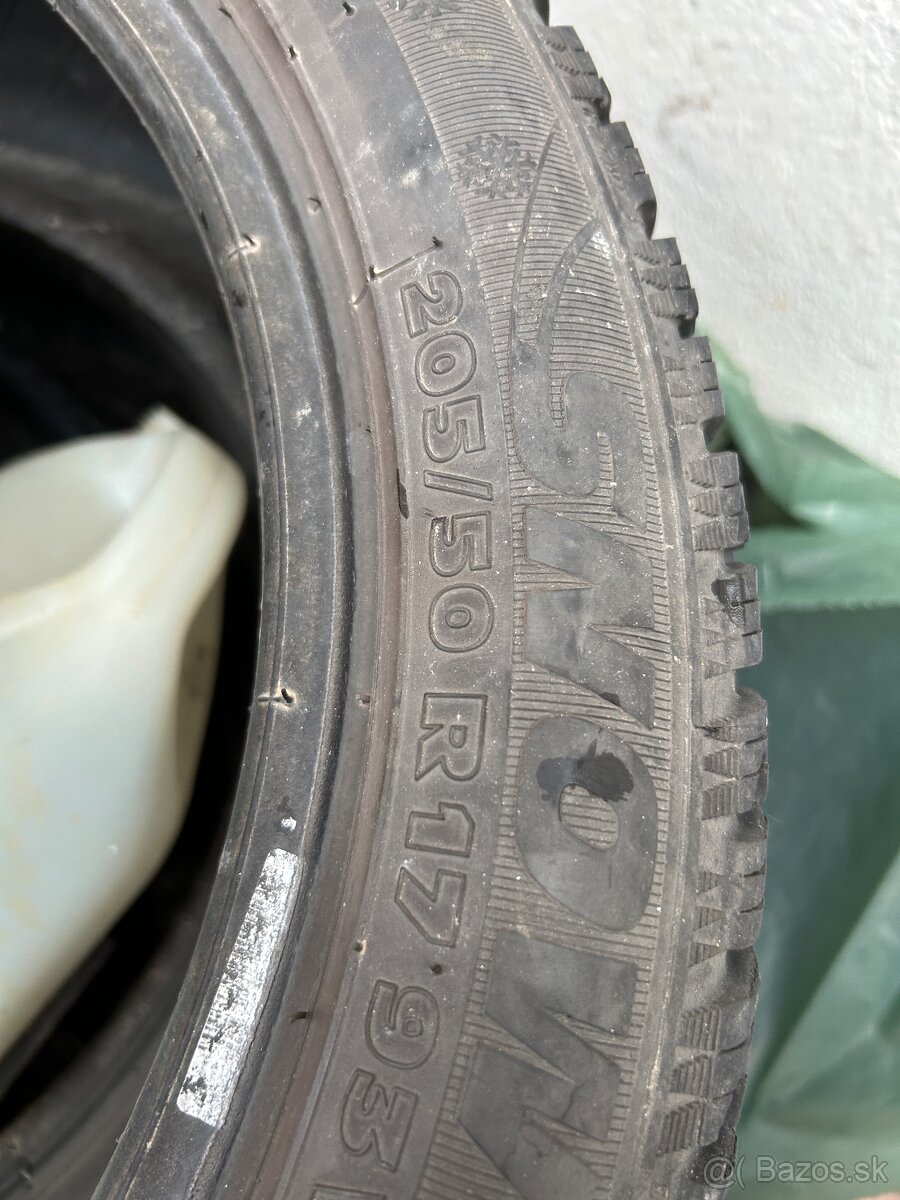 Pneu 205/50 r17 - 3