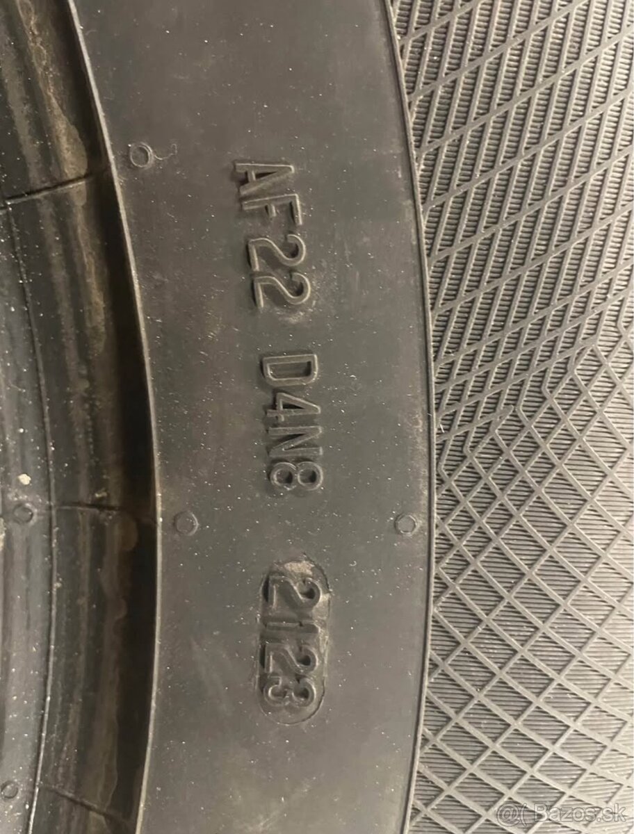 Continental wintercontact 255/65/17 - 3