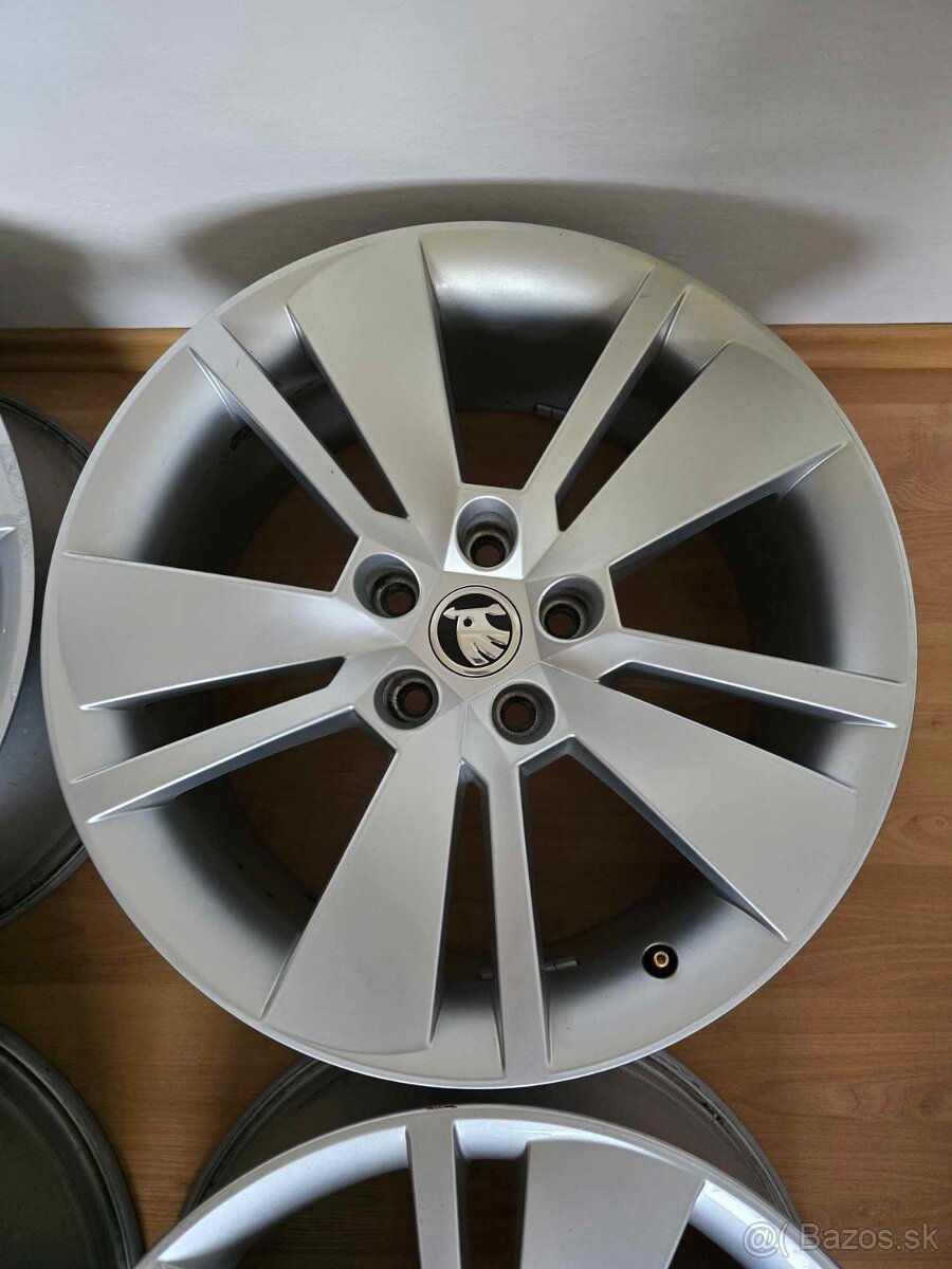 Originální alu disky Škoda Superb 3 R18 5x112 - 3