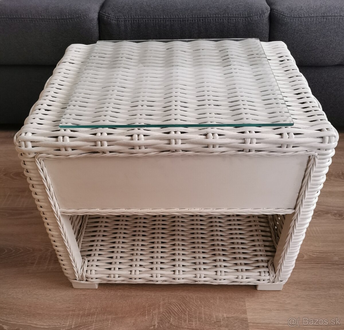 Nočný stolík biely ratan - 3