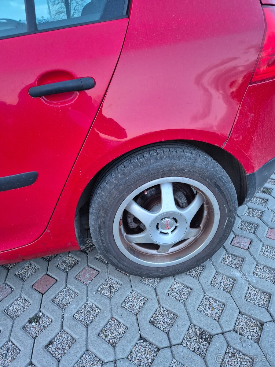 Predám VW Golf V - 3