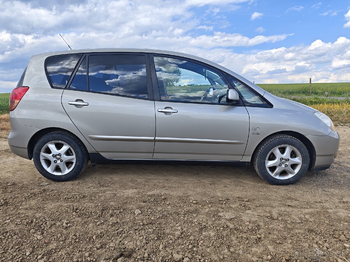 Toyota Corolla Verso 2.0 D-4D 66kw - 3