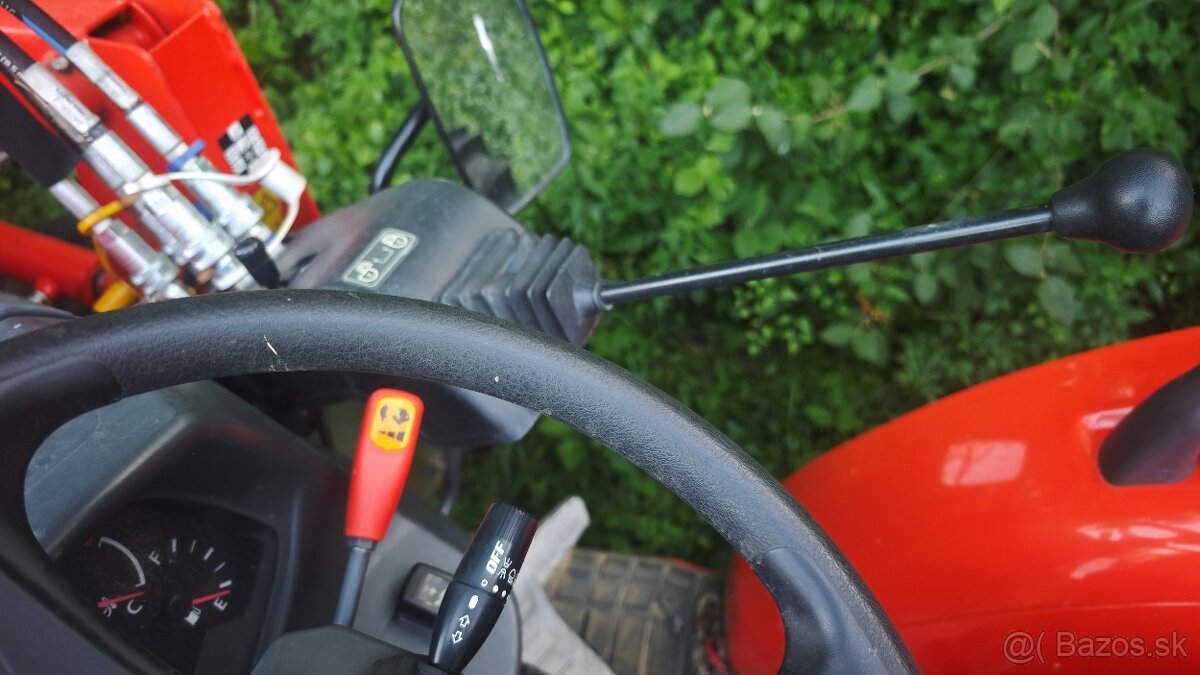 Predám traktor Kubota L1501 HST - 3