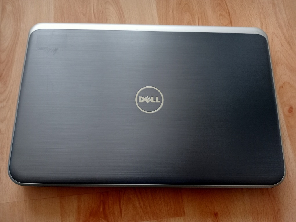 veľký 17" ntb DELL / Intel core i5 / 8gb ram / 500gb ssd - 3