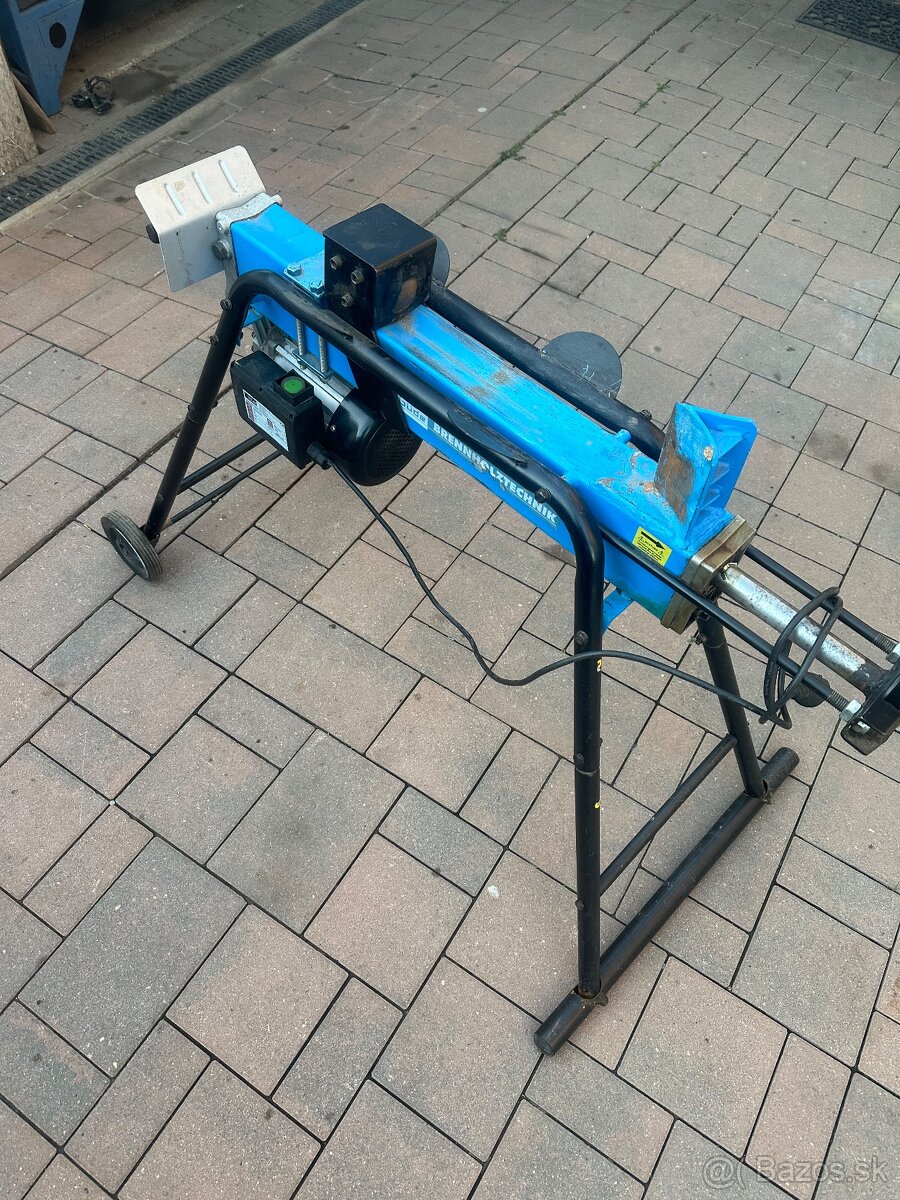 Štiepačka dreva - 3