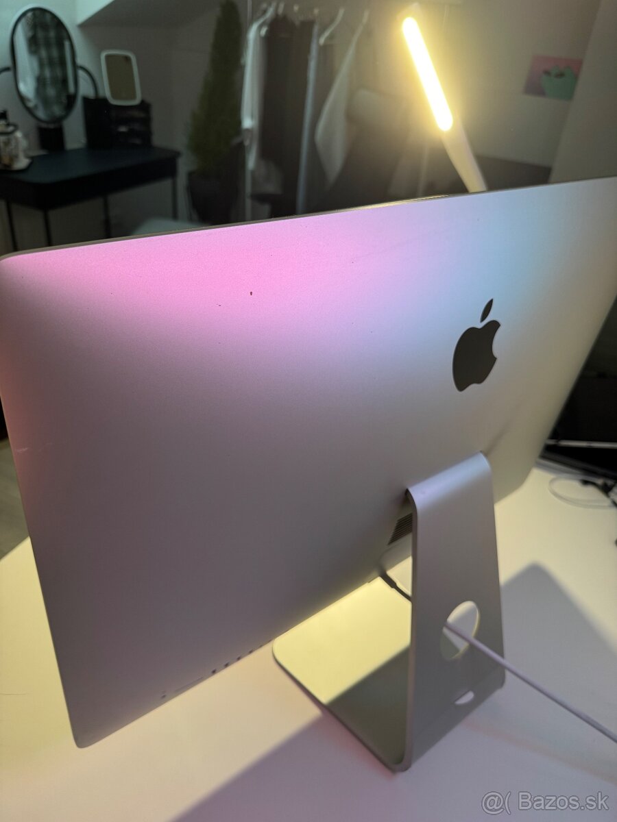 iMac 27 (2020), i7 8 core, 40GB RAM - 3