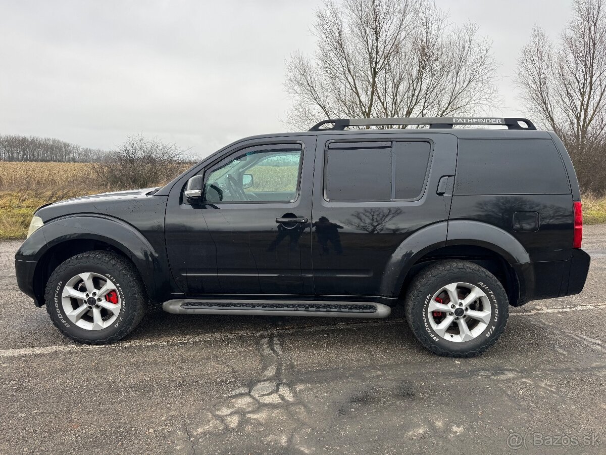 Nissan Pathfinder - 3