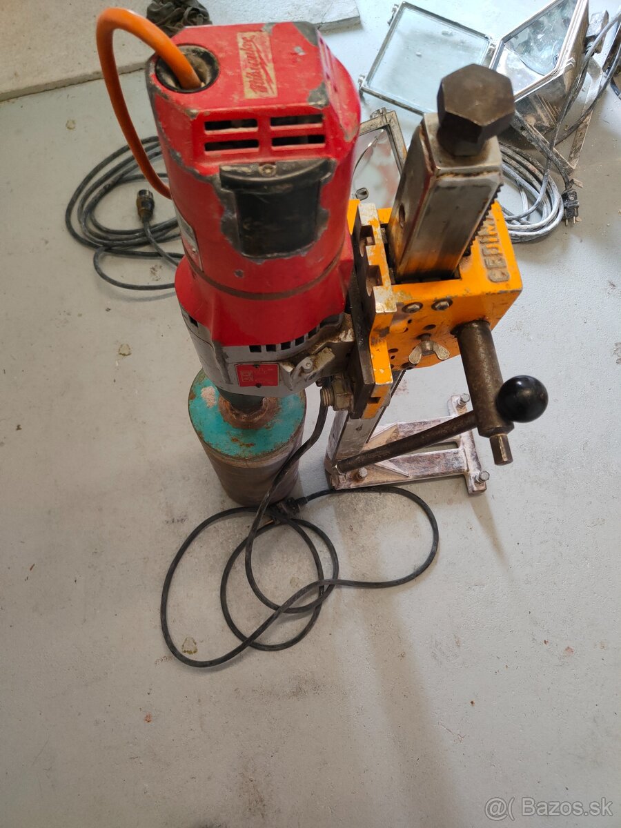 jadrová vŕtačka Milwaukee - 3