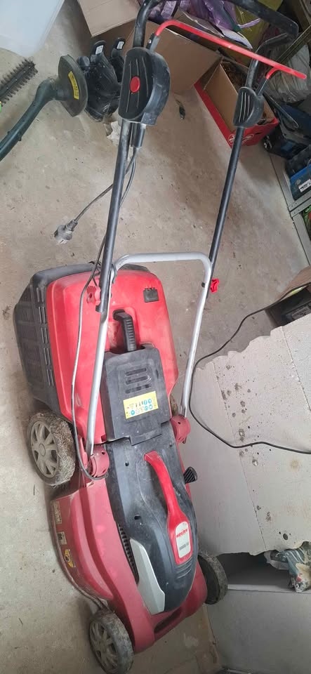 ZÁHRADNÝ KOMPLET 3v1: Kosačka, vyžínač, plotostrih - 3