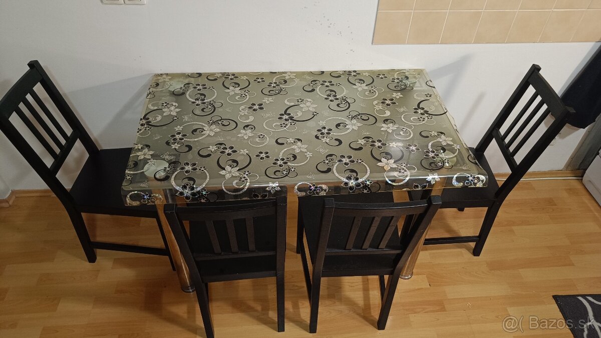 sklenený stôl a štyri stoličky - 3