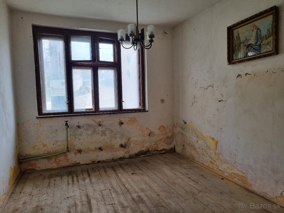 RODINNÝ DOM a POZEMOK 1205 m2 DOBRÁ VODA - VOĽNÝ - 3