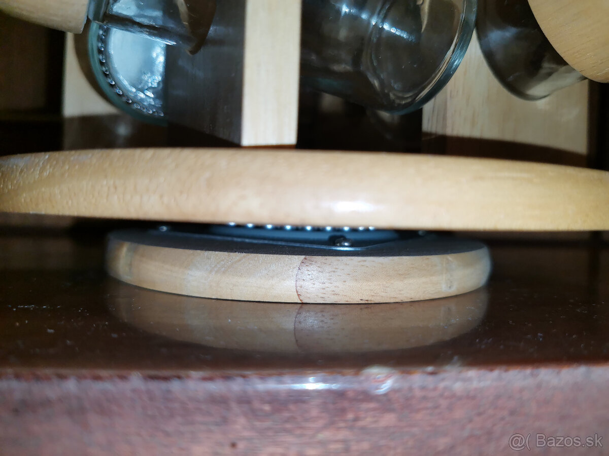 Koreničky na otáčavom stojane - 3