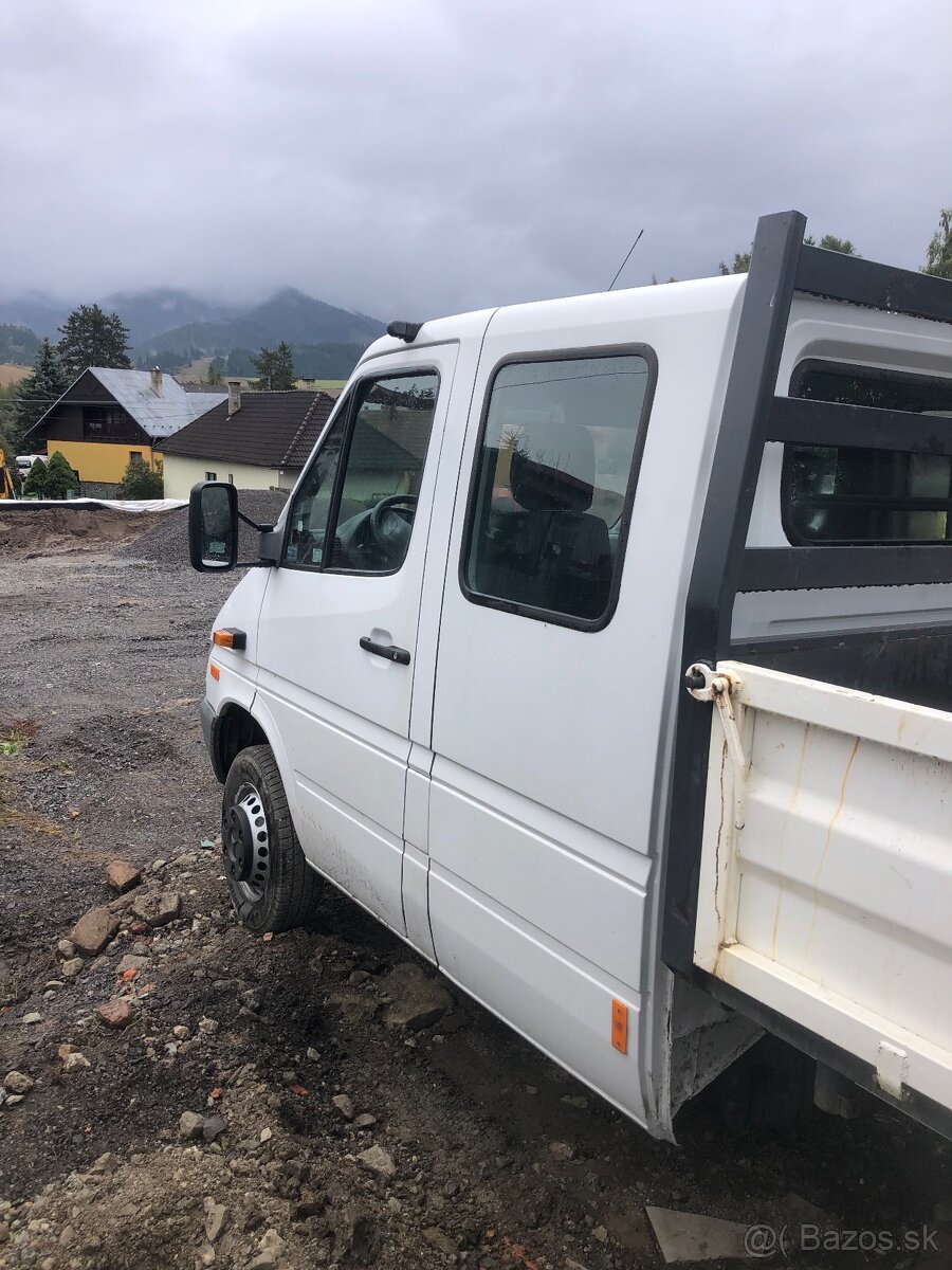 Predám Mercedes Sprinter 4X4 - 3