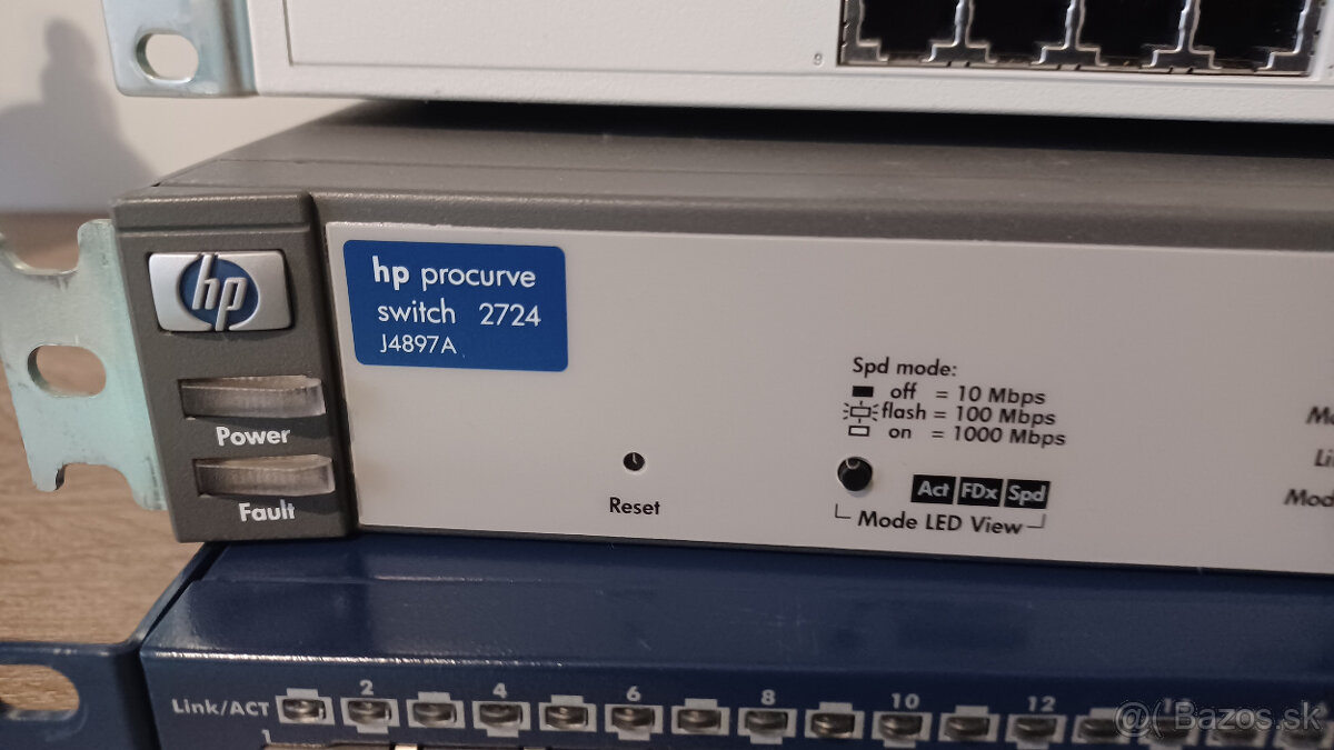 Predam-Netgear (48p), HP (24p Gigabit), 3Com + Retro Hub - 3