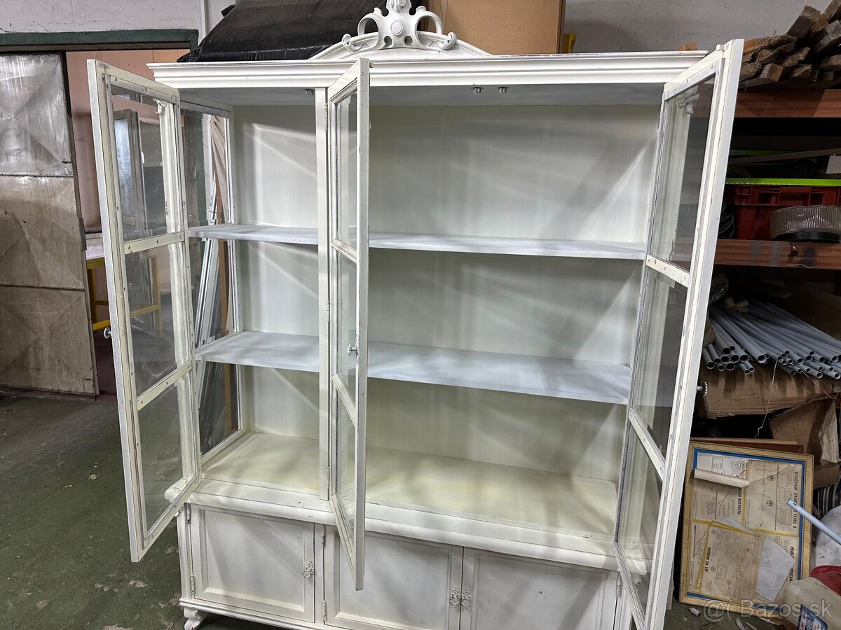 Presklená skrinka z masívu - 3