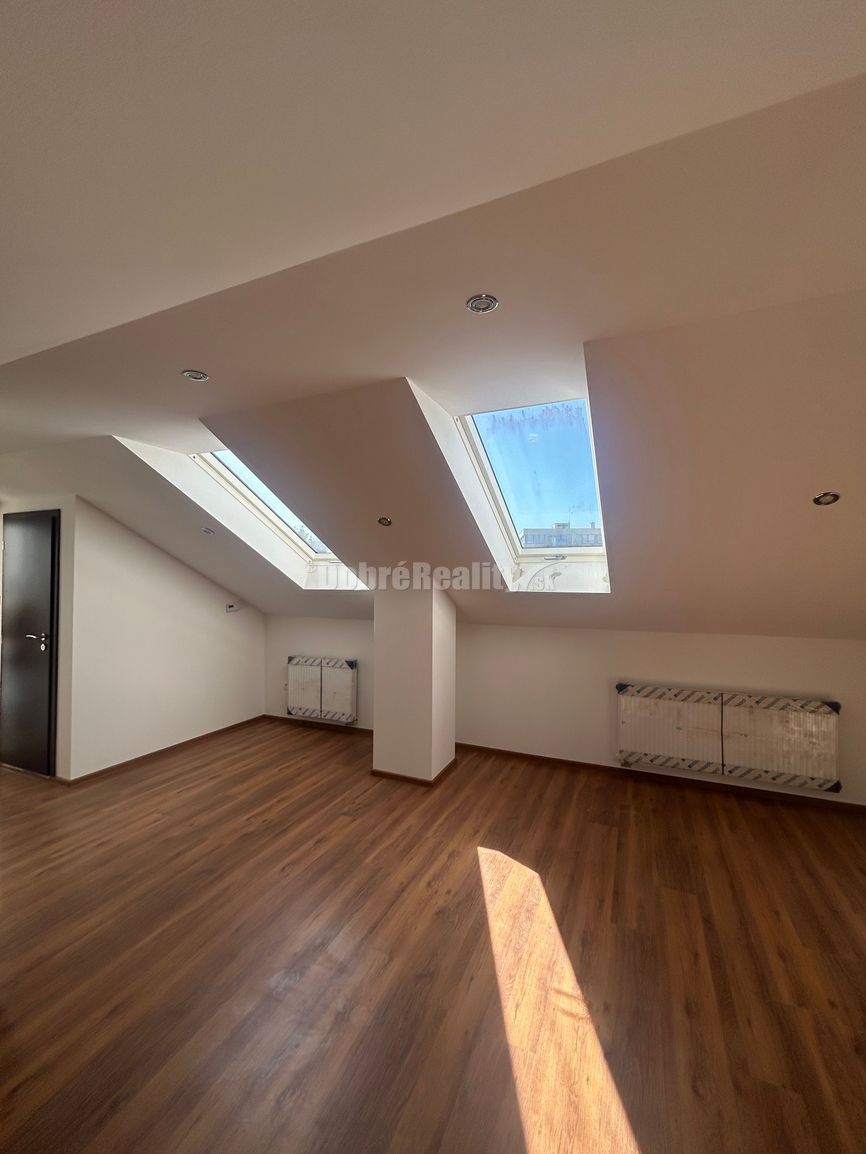 Prenájom podkrovného 1izb bytu pri Gymnáziu - 3