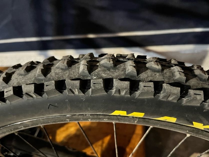 Predám Specialized Bighit M - 3