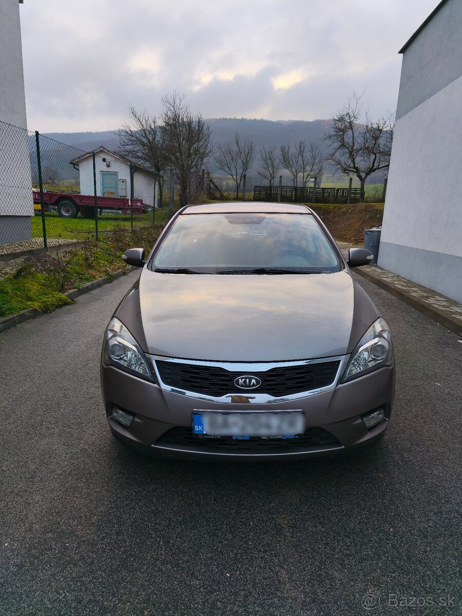 Kia Ceed 1.4 CVVT, Benzín, Kupované na SK, 1.Majitel - 3