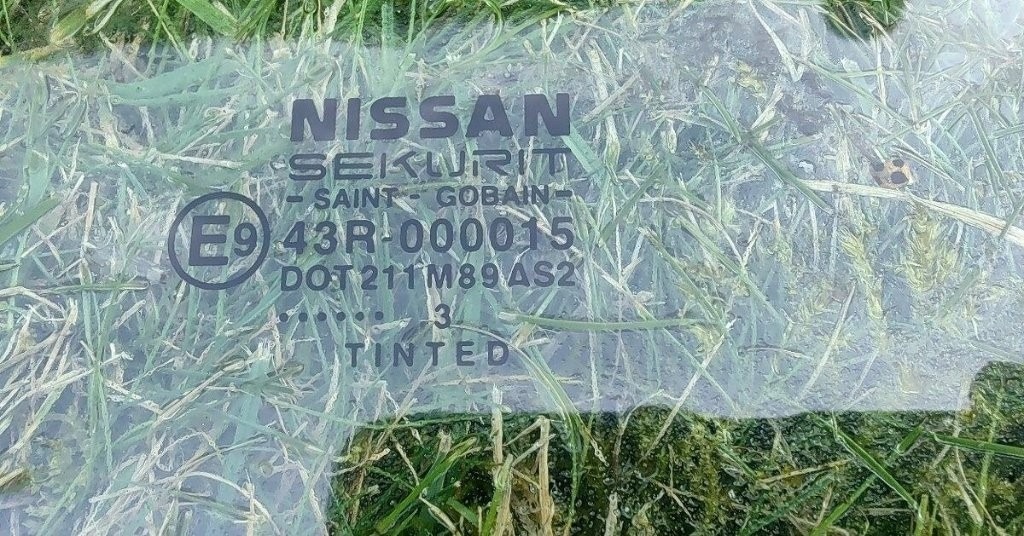 Nissan Almera Tino V10 - Zadne sklo do dveri - 3