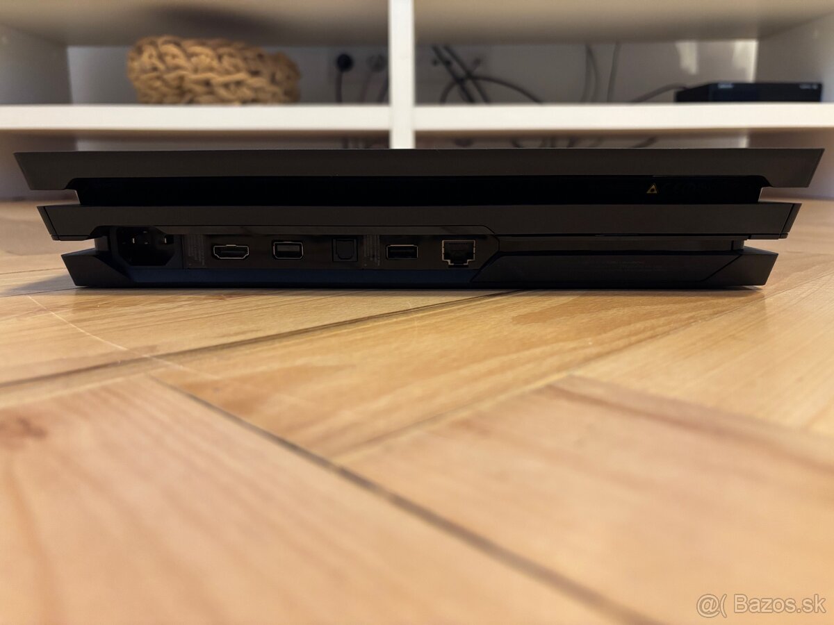 Playstation 4 PRO / 1TB / Dualshock black - 3