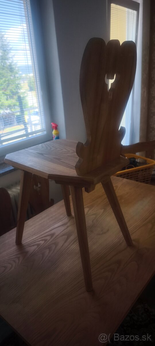 Predám drevený stôl so stoličkami - 3