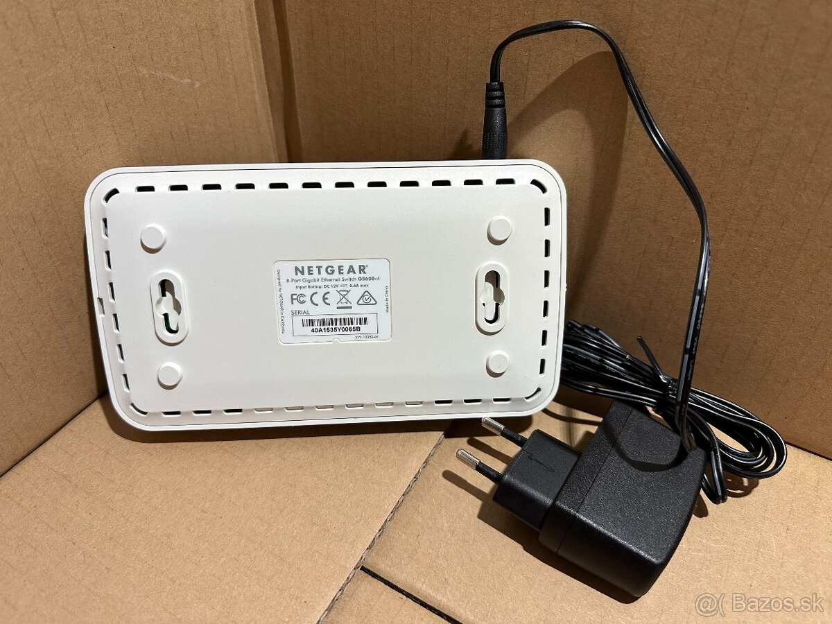Netgear GS608 v4 8-Port Gigabit Ethernet Switch - 3
