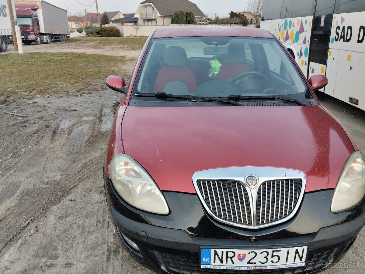 Predám Lancia Y 2003 1.2 benzín - 3