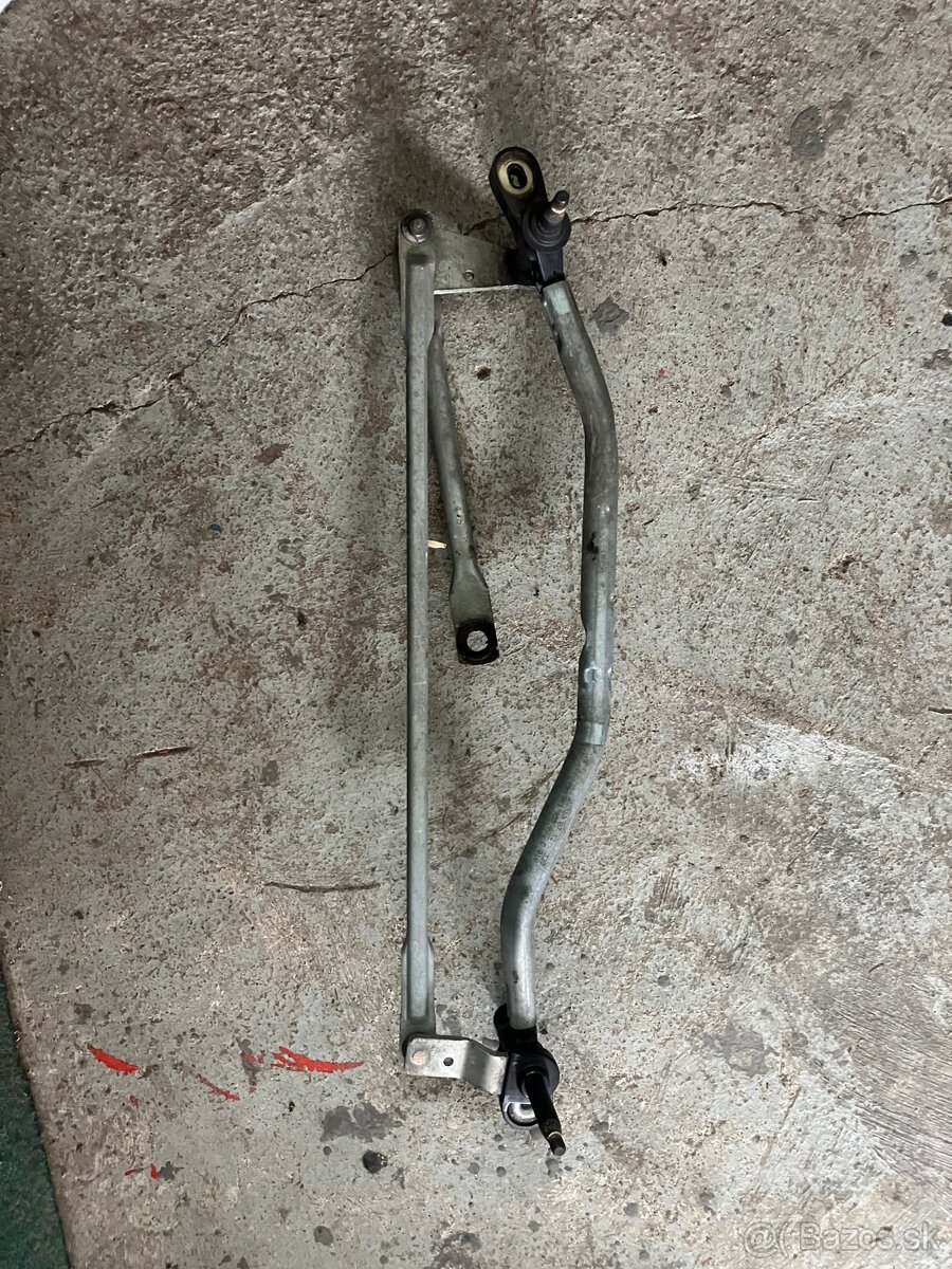 Mechanizmus stieračov Audi a4 b8 - 3