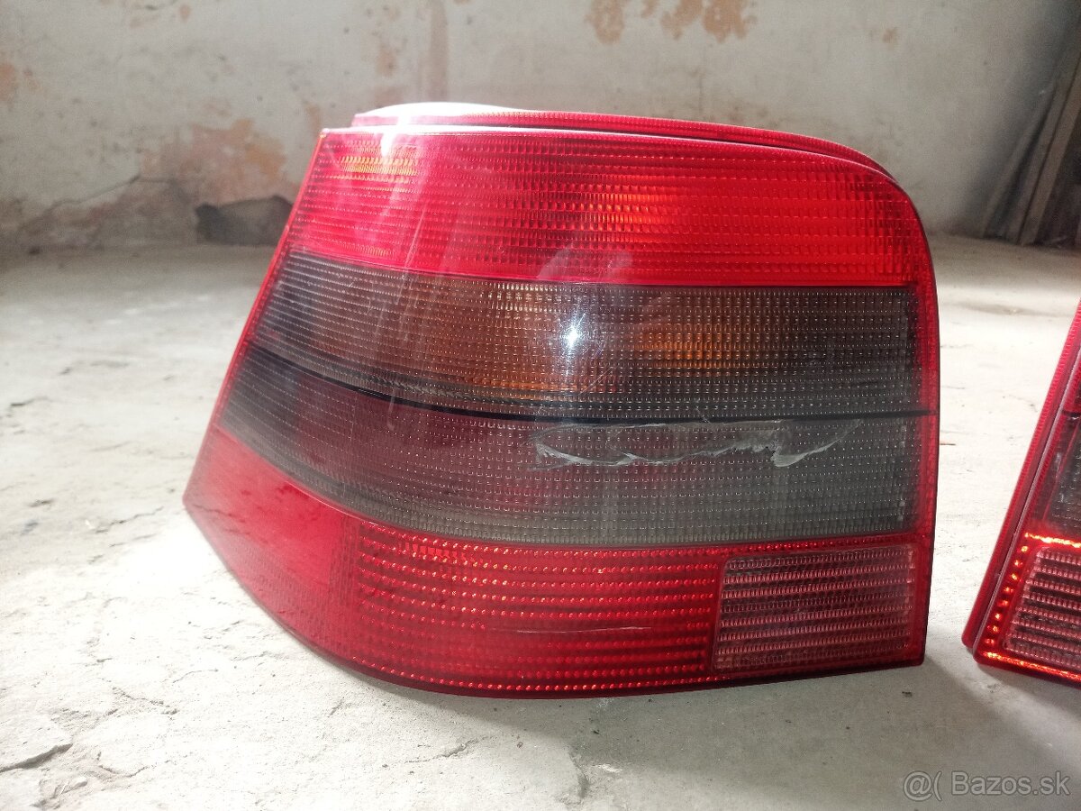 Predám do VW Golf IV predné a zadné svetlá - 3