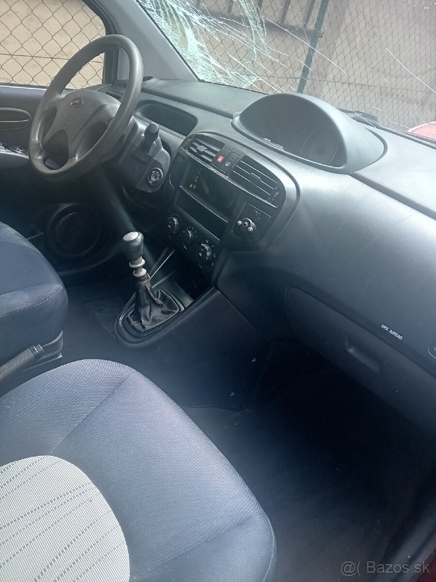Predám Hyundai Matrix 1,5 nafta - 3