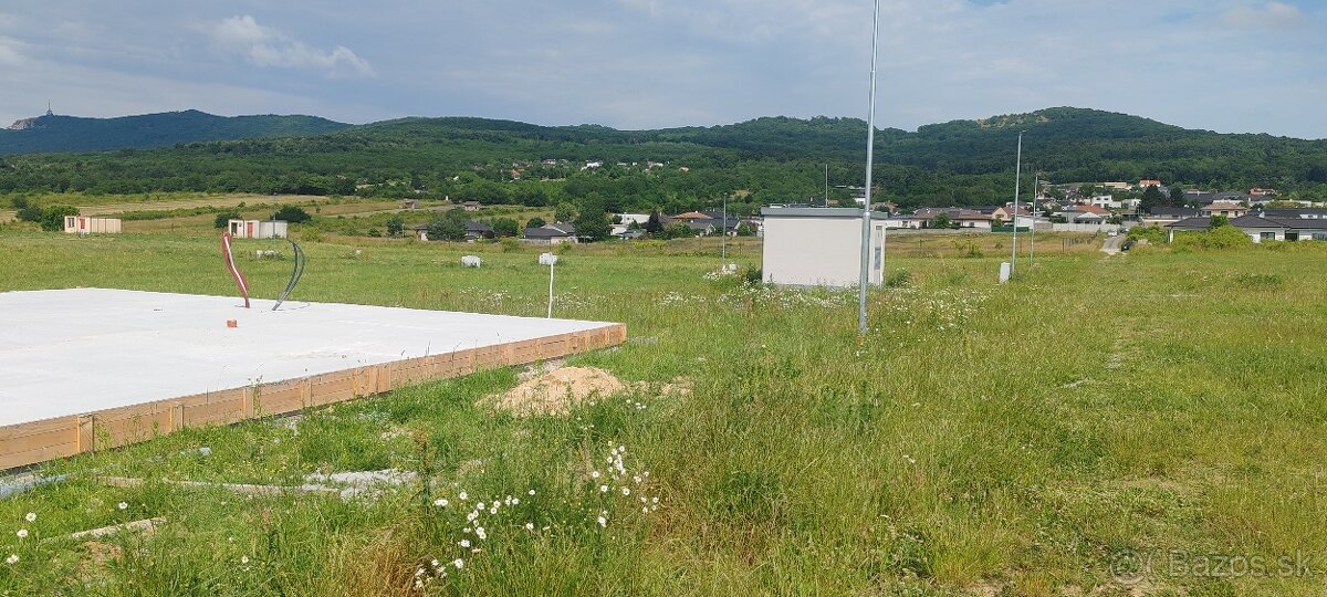 Slnecny pozemok v Stitaroch - 3