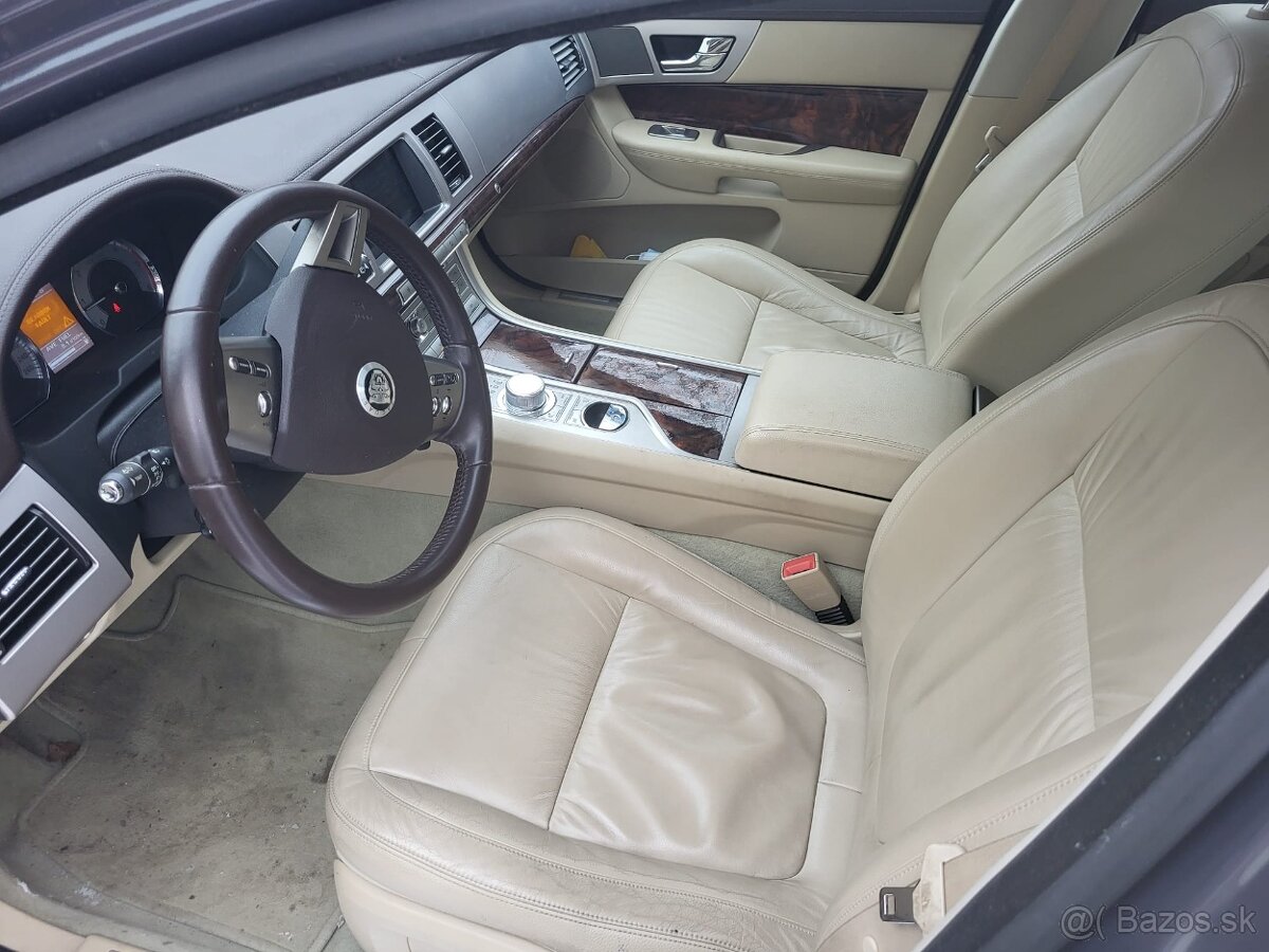 JAGUAR XF 3.0 D LUXURY - 3