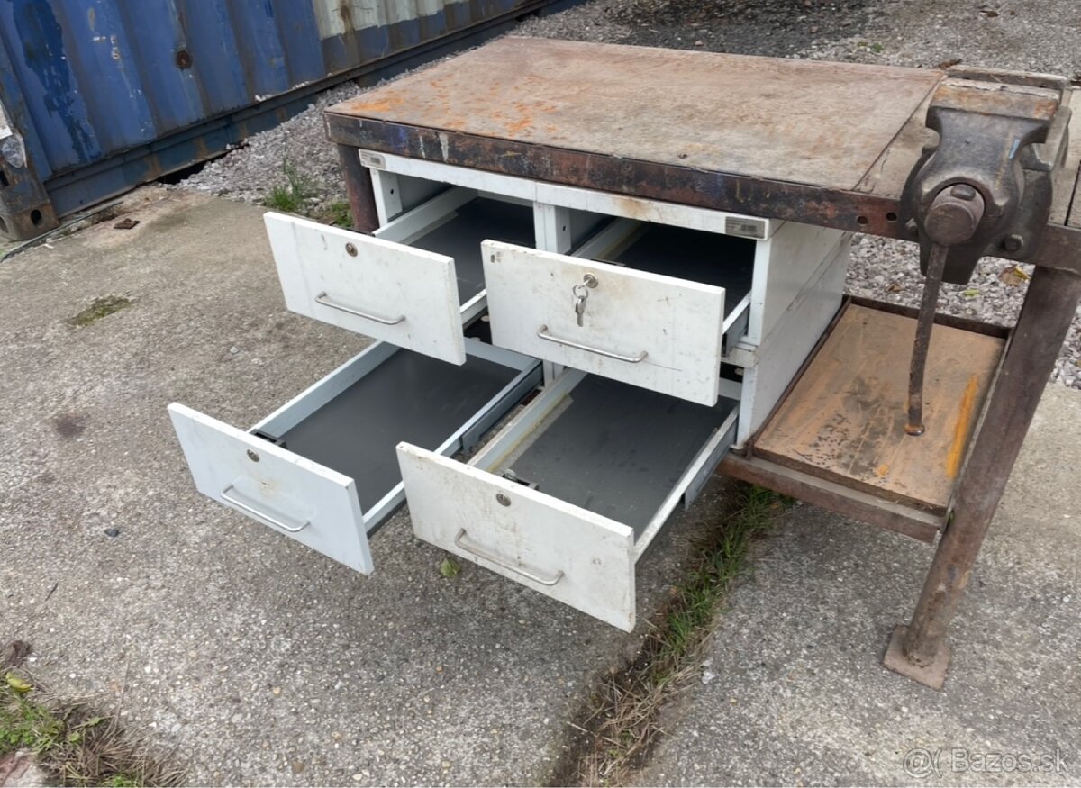 Dielenský stôl - 3