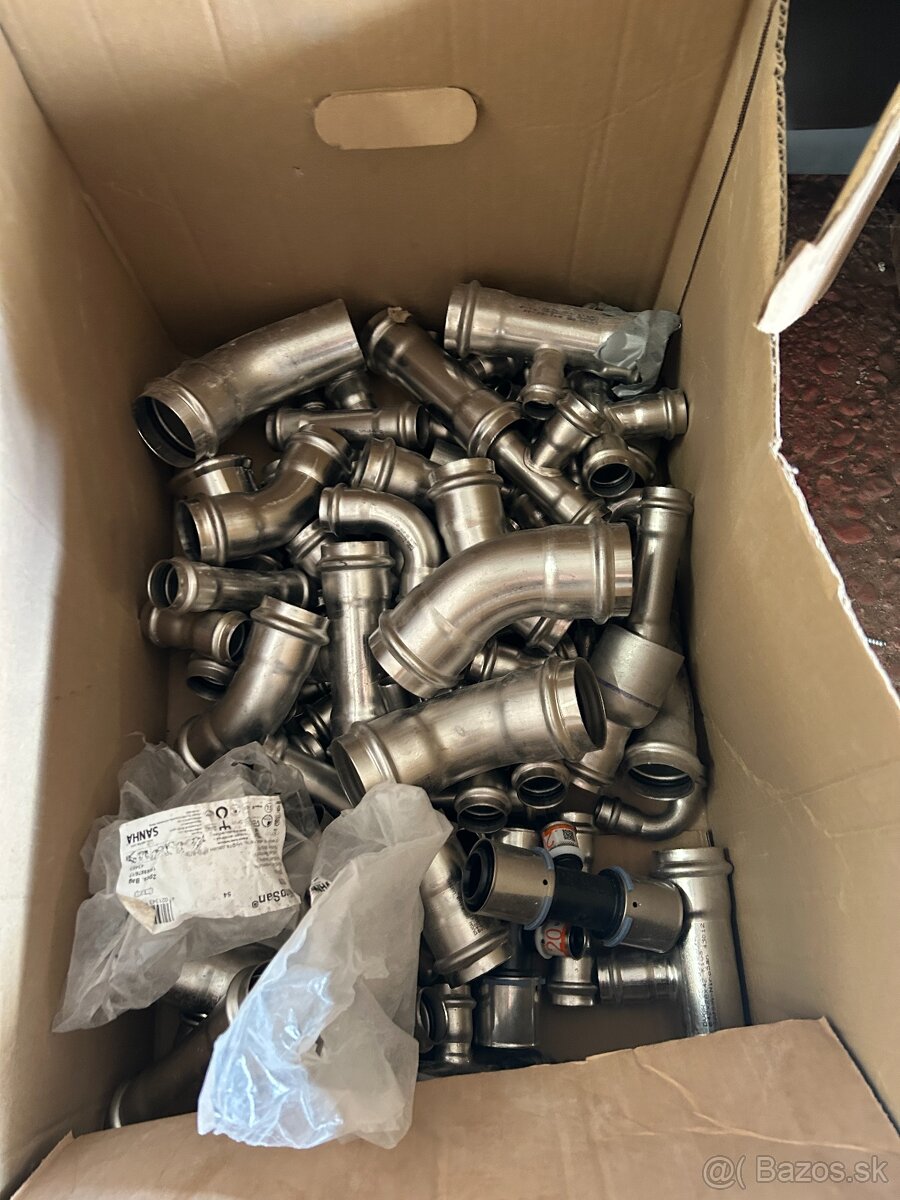 Rôzny inštalatersky material - 3