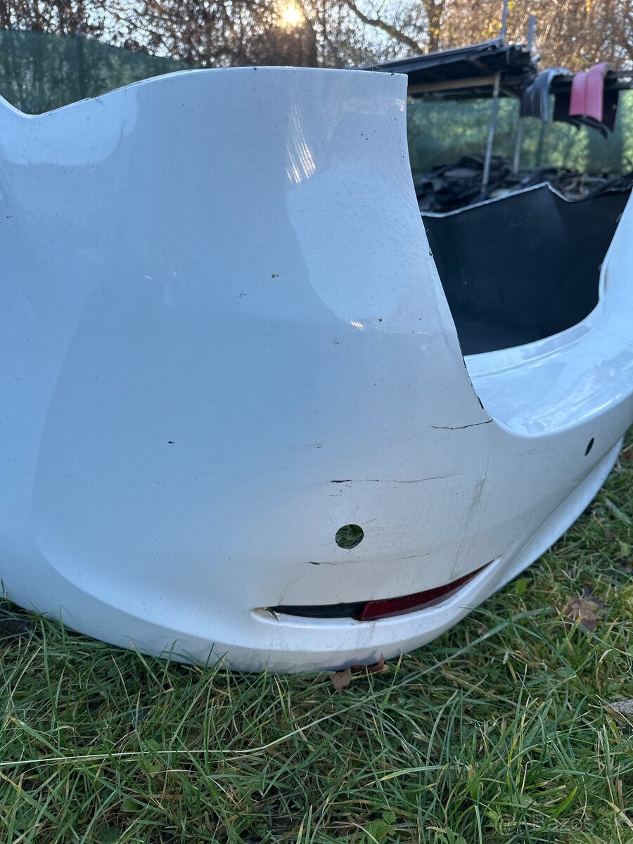 Predám nárazník Avensis 2015-2020 zadný T27 T29 - 3