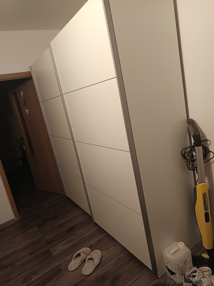 Predám rolldoor bielu skriňu - 3