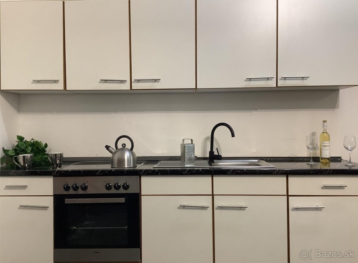 Svetlá moderná kuchyňa CALLY - 3