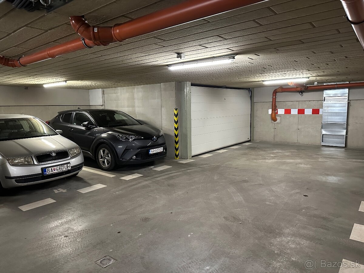 Predám samostatnú dvojgaráž, skladový priestor - 3