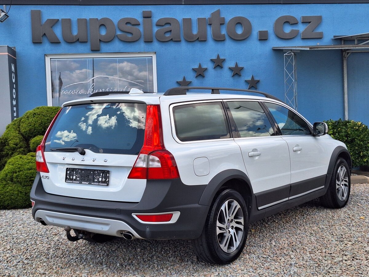 Volvo XC70, D5 AWD MANUÁL - 3