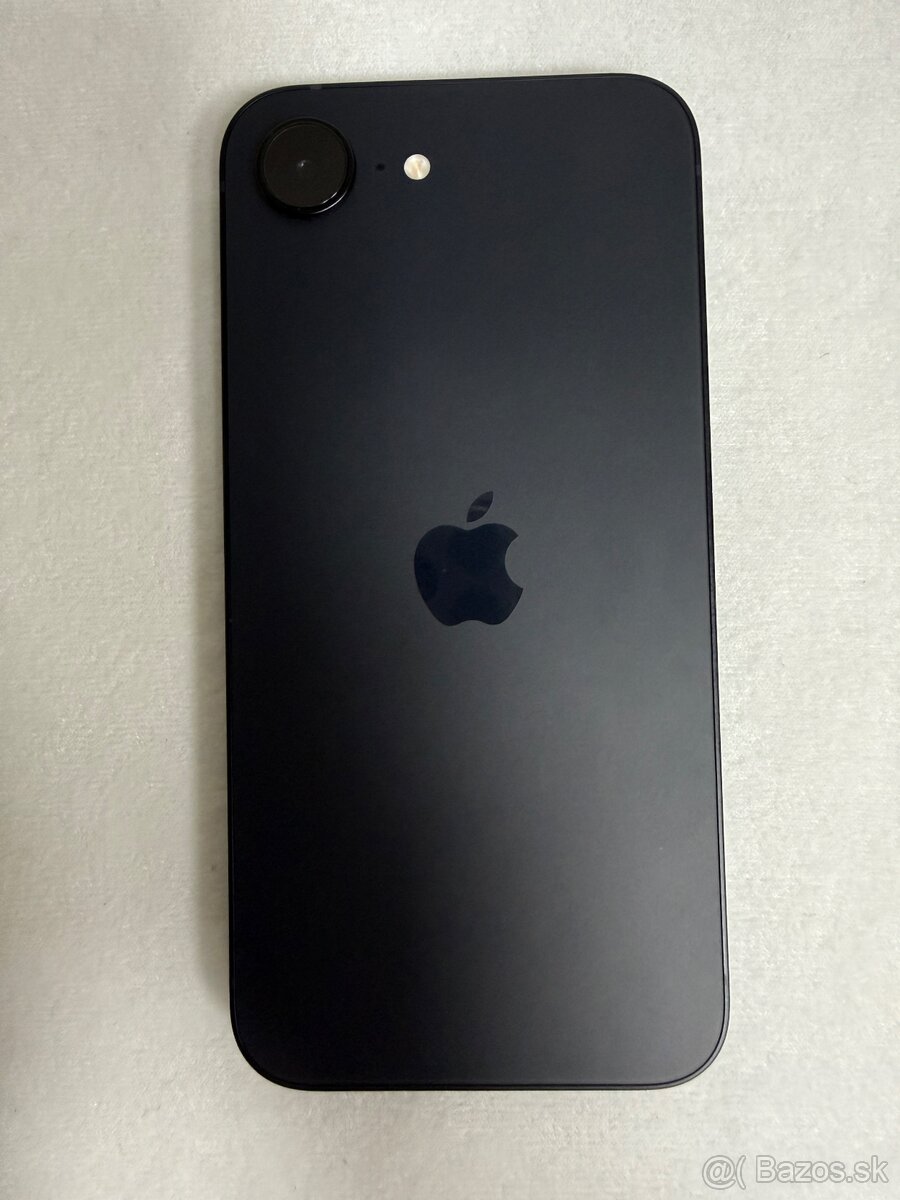 iPhone 17e - 3