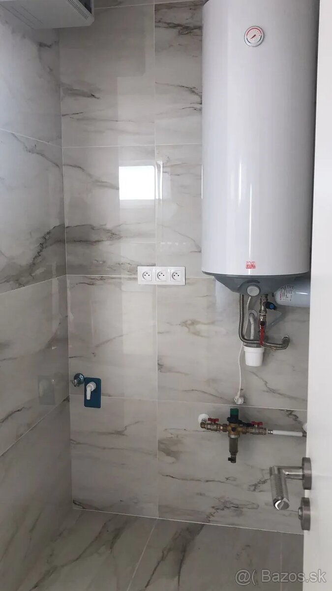 Na predaj časť dvojdomu v obci Lab. - 3