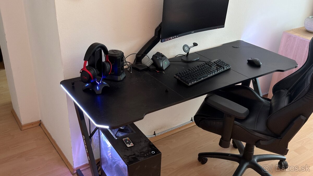 Pc stol RGB 160 cm - 3