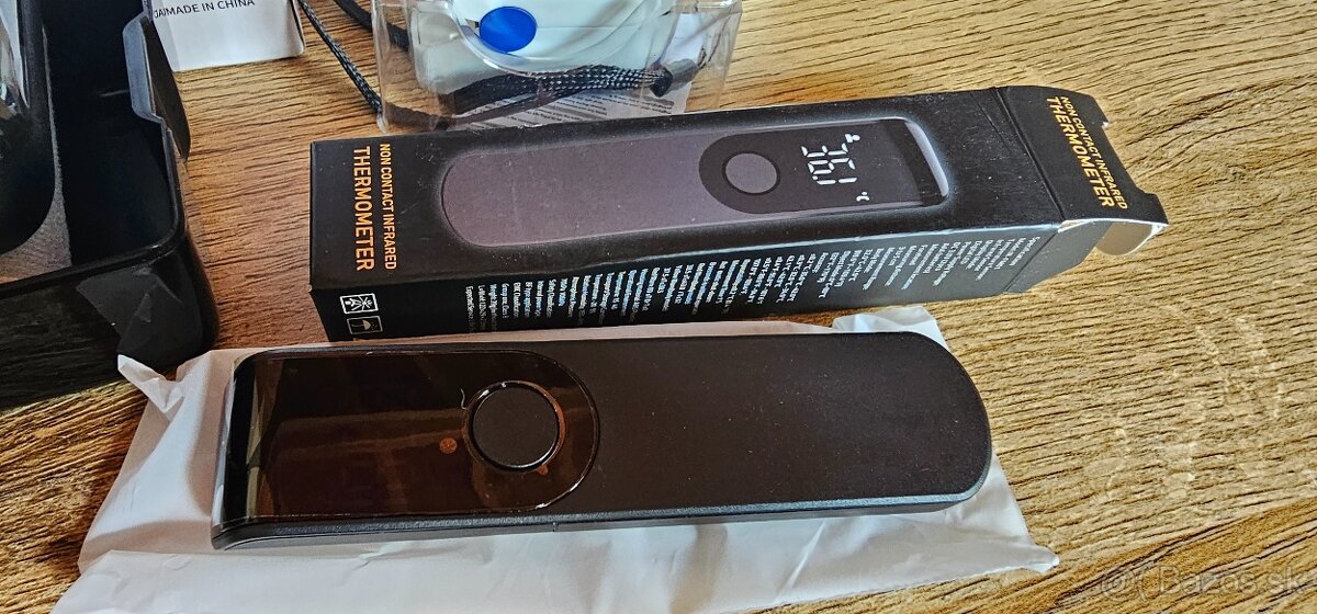 Digitálny tlakomer teplomer a Pulzný oximeter - 3