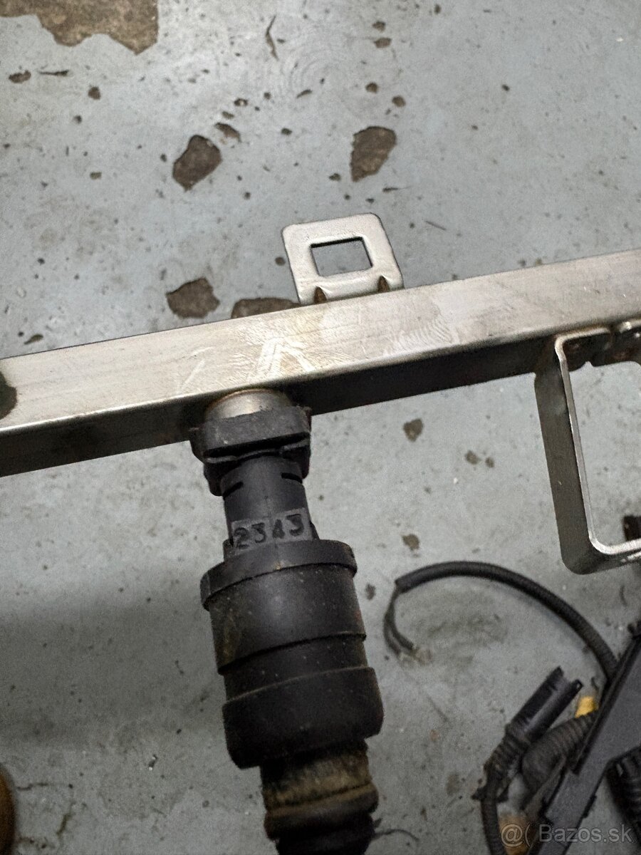 Palivová lišta + vstreky BMW m54 - 3